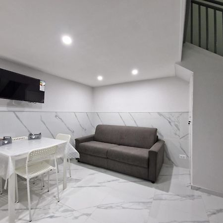 House Angiolina Bed & Breakfast Наполи Екстериор снимка